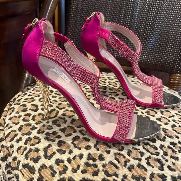 NEW GLINT Heels - Picture 2 of 10